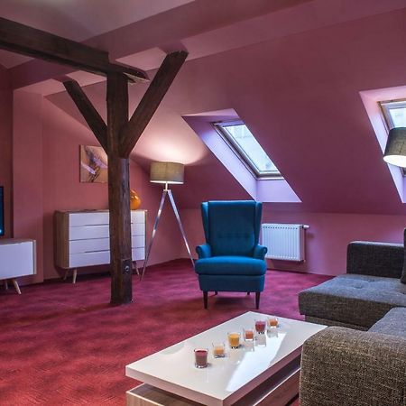 Spacious And Quiet Attic Flat In Centre Praga Esterno foto
